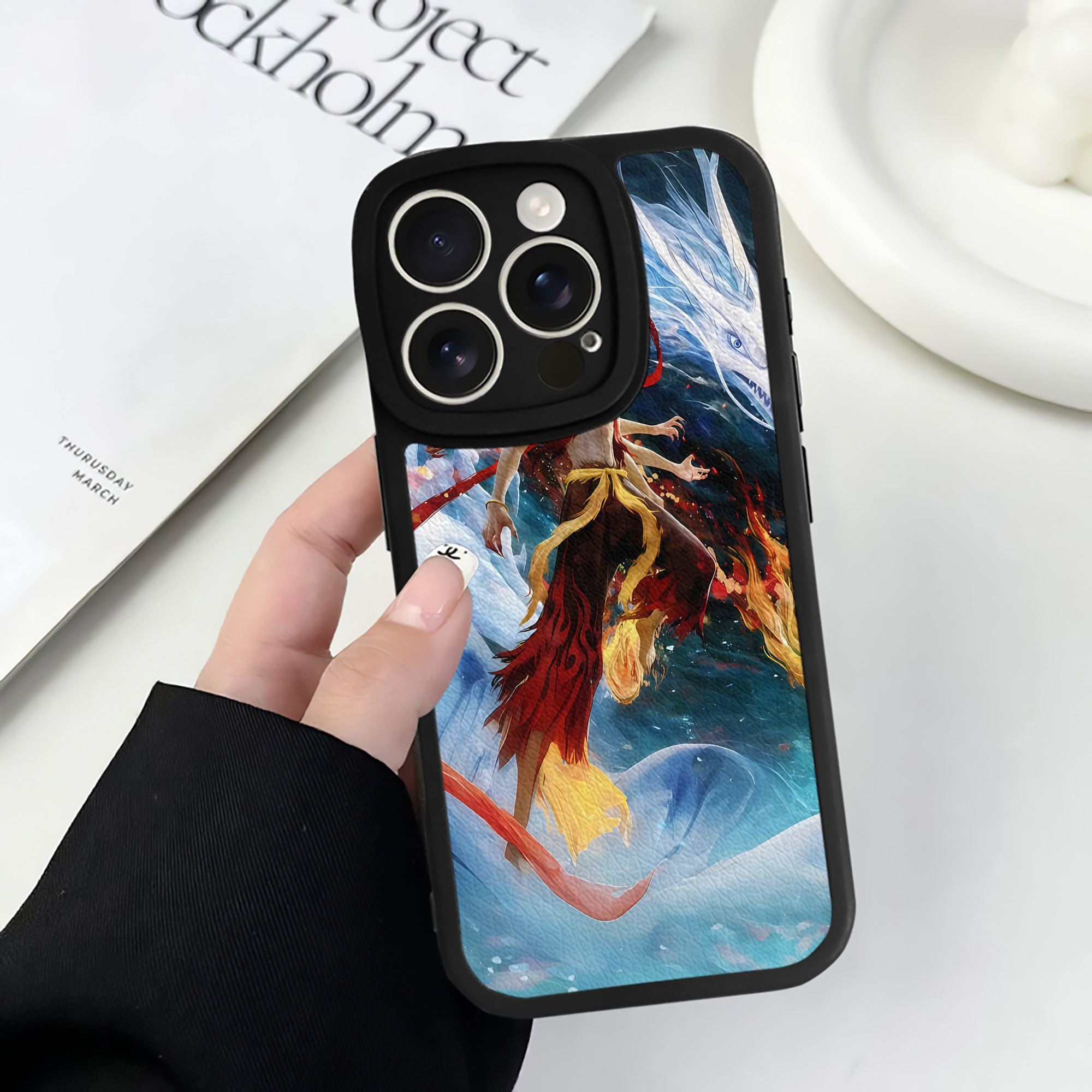 （画像用） Ne Zha 2 ナタ 魔童の大暴れ 【iPhone 16シリーズ対応】シリコンスマホケース（レザー調） 材質：シリコン